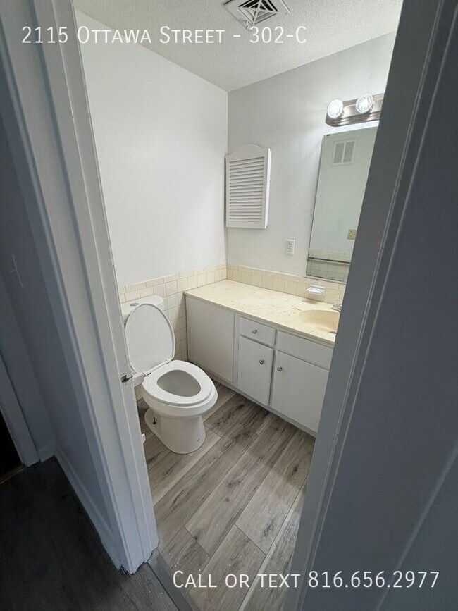 Building Photo - 2115 Ottawa St