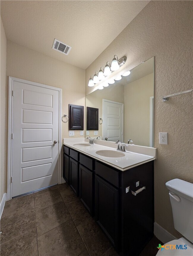 Building Photo - 1227 FM306