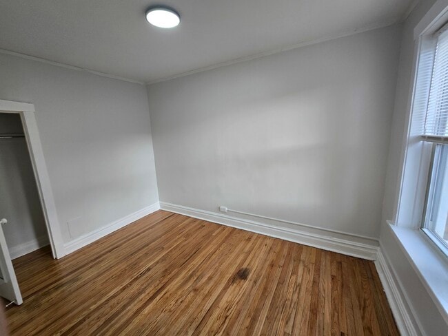 Building Photo - 4753 N Monticello Ave