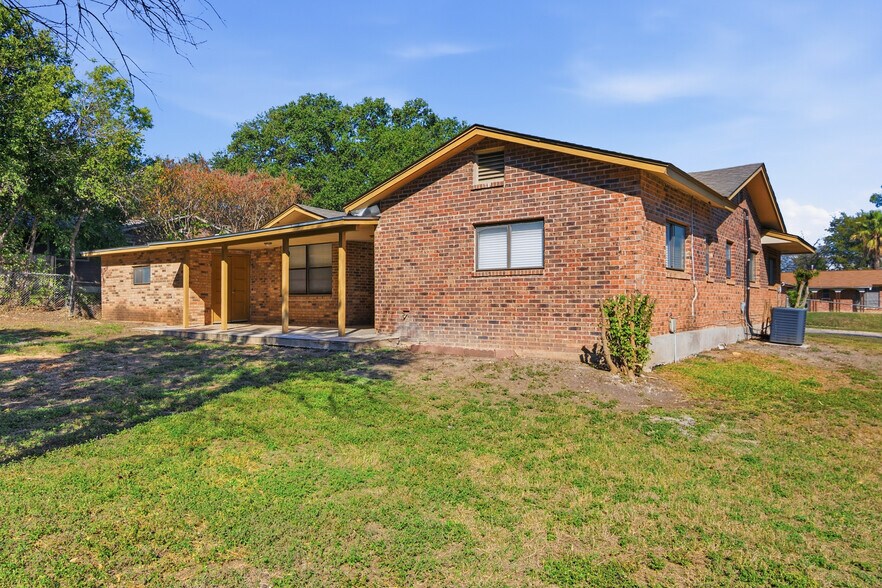 Building Photo - 5922 Moon Dance St