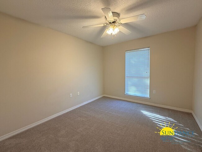 Building Photo - Charming 3-Bedroom Home in Fort Walton Beach!