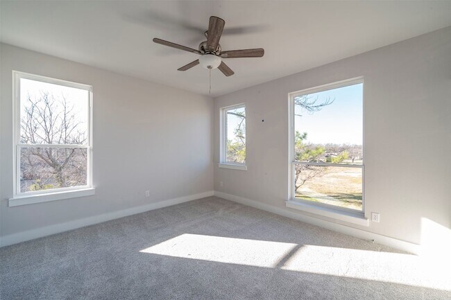 Building Photo - 1617 Mignon Dr
