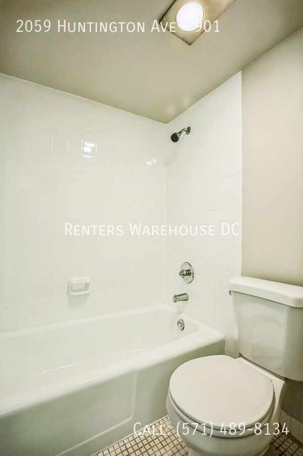 Building Photo - 2059 Huntington Ave