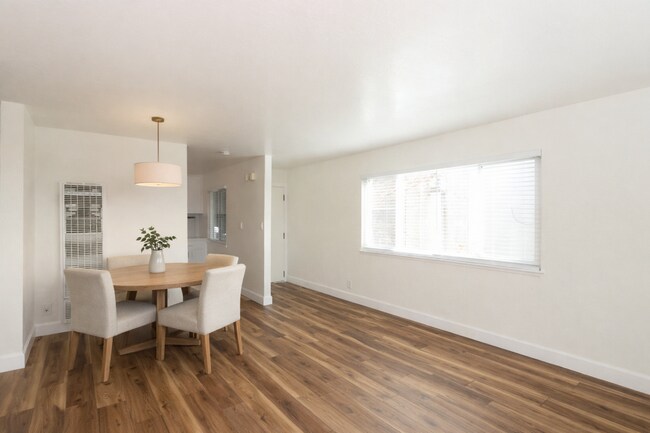 Building Photo - 1130 Wellington St