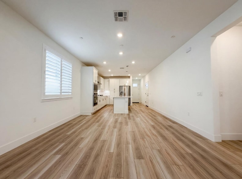 Building Photo - 914 Lucent St