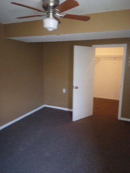 Building Photo - 6016 Swope Pkwy