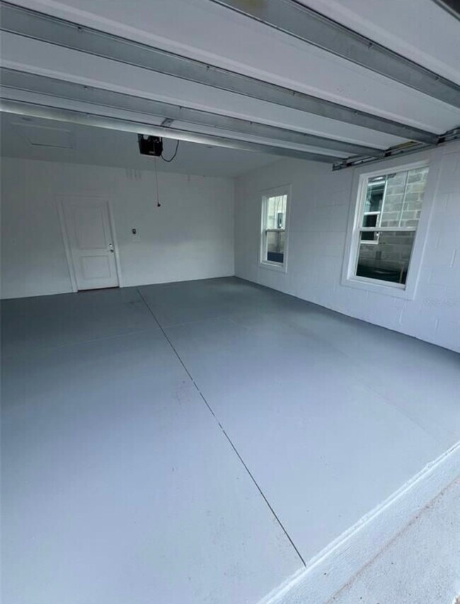 Building Photo - 7318 Ivy Tendril Ave