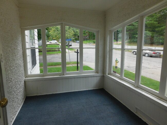 Entry Porch for extra living space - 1215 W Lovell St