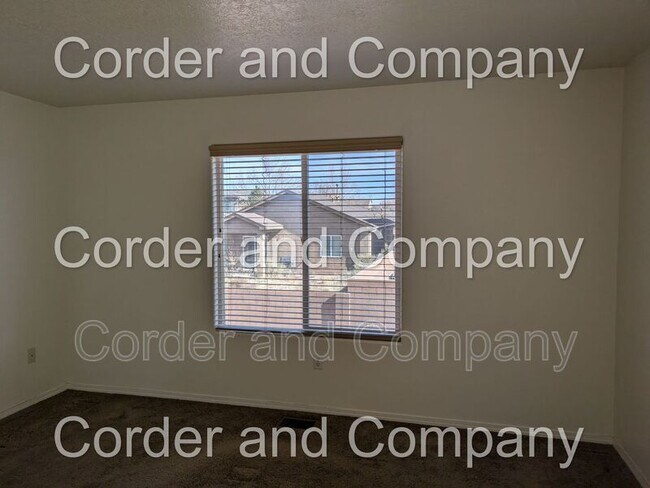 Building Photo - 949 Waterfall Dr