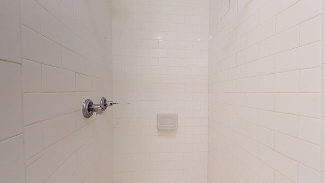 Building Photo - Kalorama Neighborhood Studio Apartment for Rent W/Stacked Washer & Dryer In Unit, Bike Storage, &...