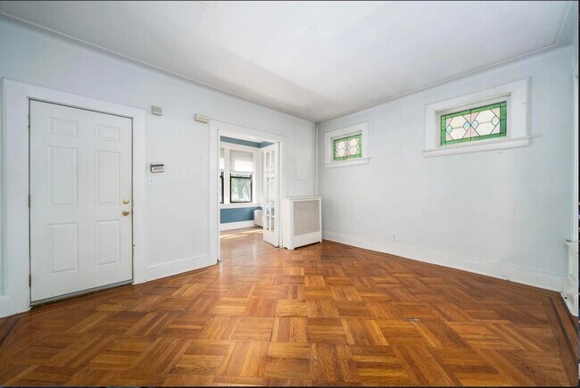 Building Photo - 644 West Side Ave