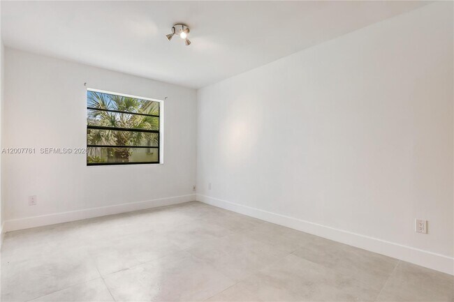 Building Photo - 9103 SW 78th Pl