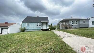 Building Photo - 4 Bedroom/ 1.5 Bathrooms in Kansas City!