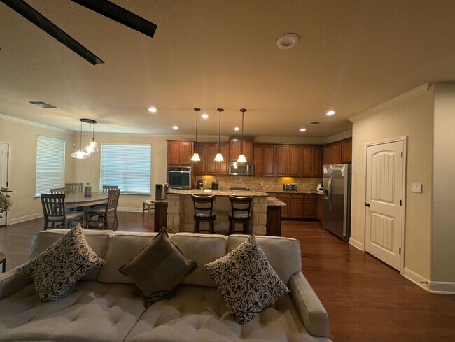 Building Photo - 28319 Willis Ranch