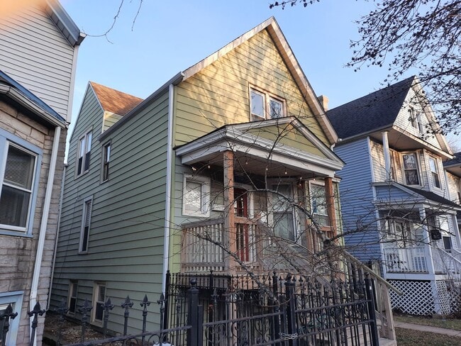Building Photo - Nice Newly Renovated 2BD, 1BATH, 1St FL - ...