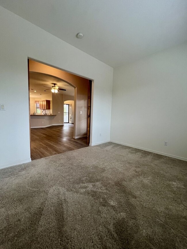 Building Photo - Gorgeous home in Viewpoint!