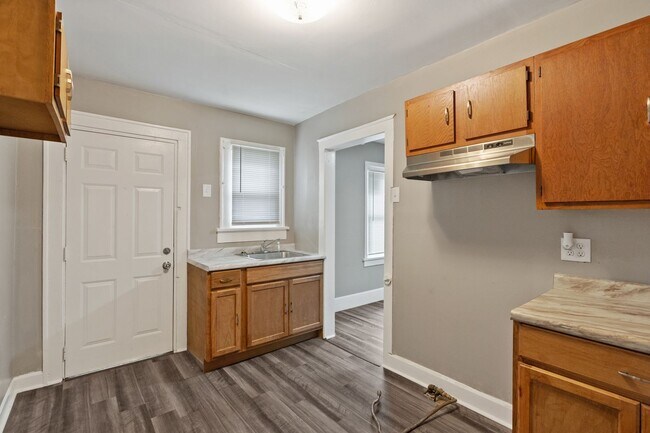 Building Photo - Cute 1 bed 1 bath. SECTION 8 Accepted