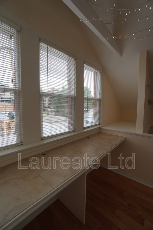 Building Photo - 2376 S Race St