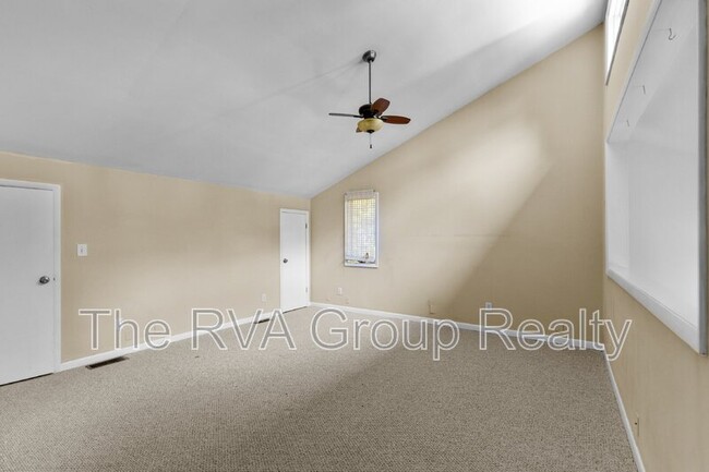 Building Photo - 259 Echo Meadows Rd
