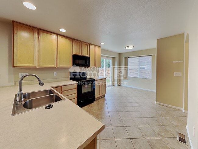 Building Photo - 10745 Kalispell Street