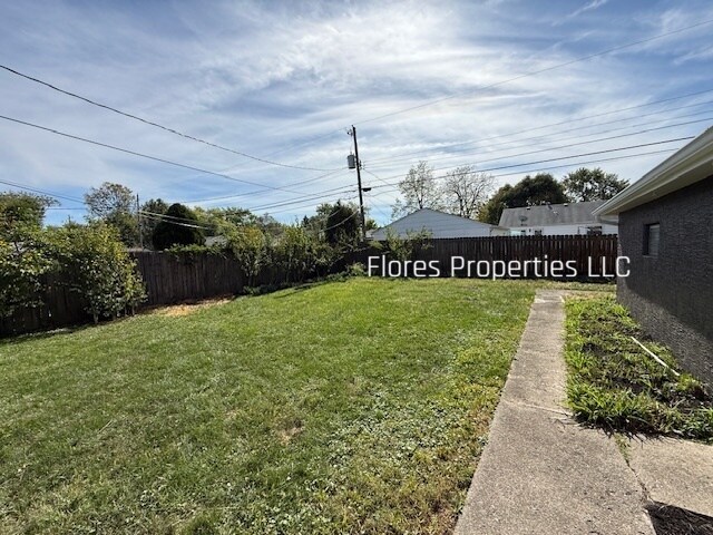 Building Photo - 1413 Cranwood Dr