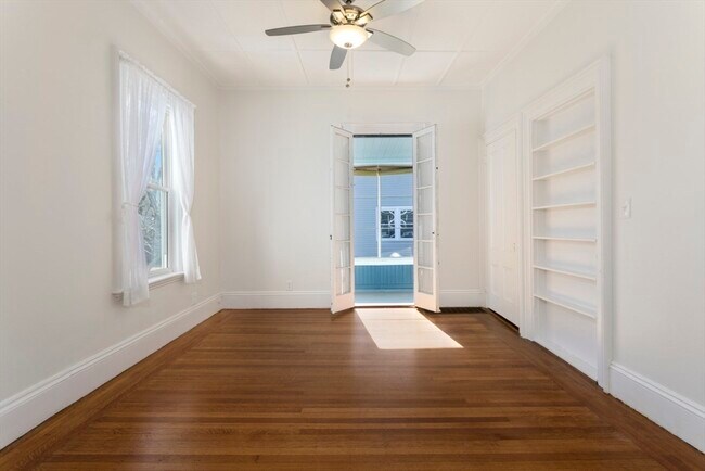 Building Photo - 128 Woburn St