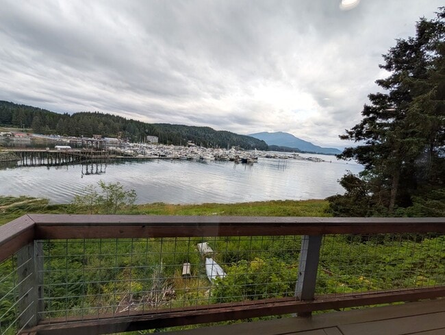 Building Photo - Unfurnished Auke Bay Home, 3BD+Den, 2BA, H...
