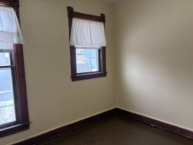 Building Photo - 420 Platt St