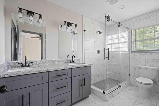 Building Photo - 4506 Mayflower St