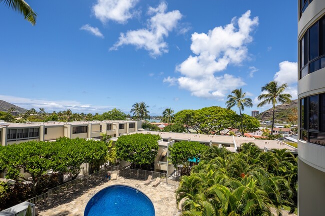 Building Photo - 6770 Hawaii Kai Dr