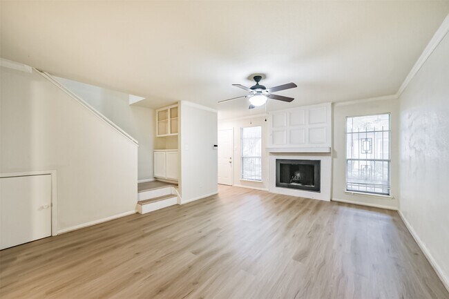Building Photo - 5917 Fairdale Ln