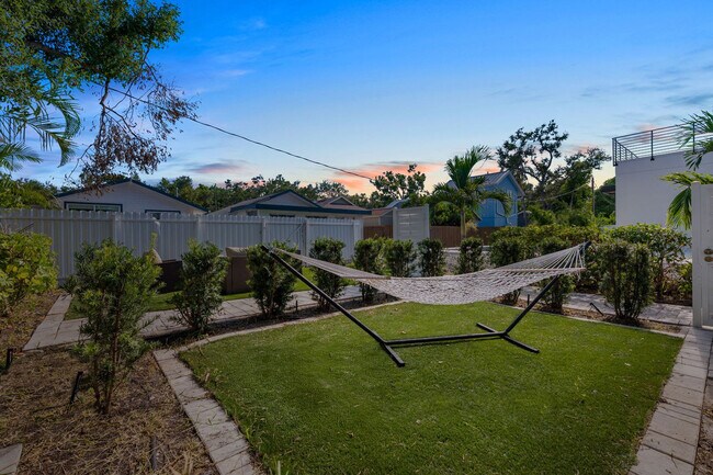 Building Photo - 1862 6th St