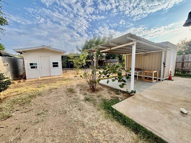 Building Photo - 3411 Morelos Dr
