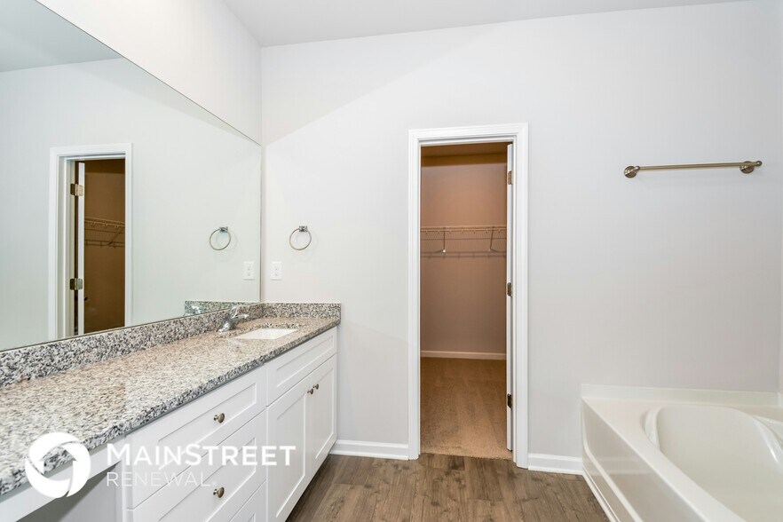 Building Photo - 2327 Curbow Dr