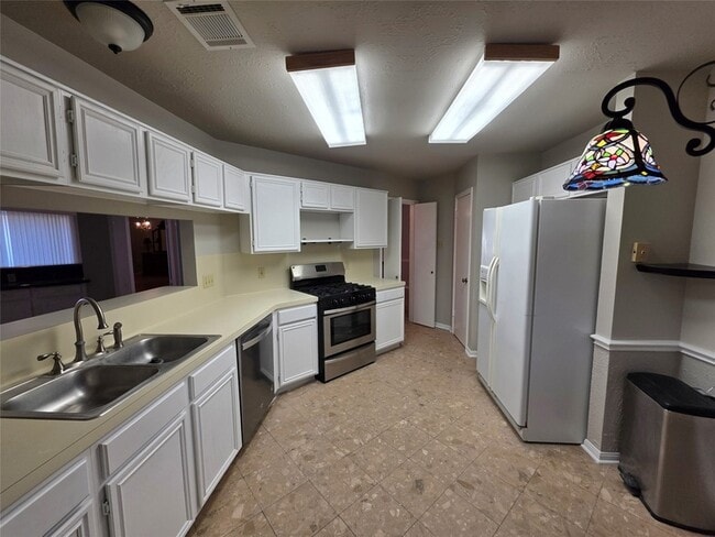 Building Photo - 12830 Careywood Dr