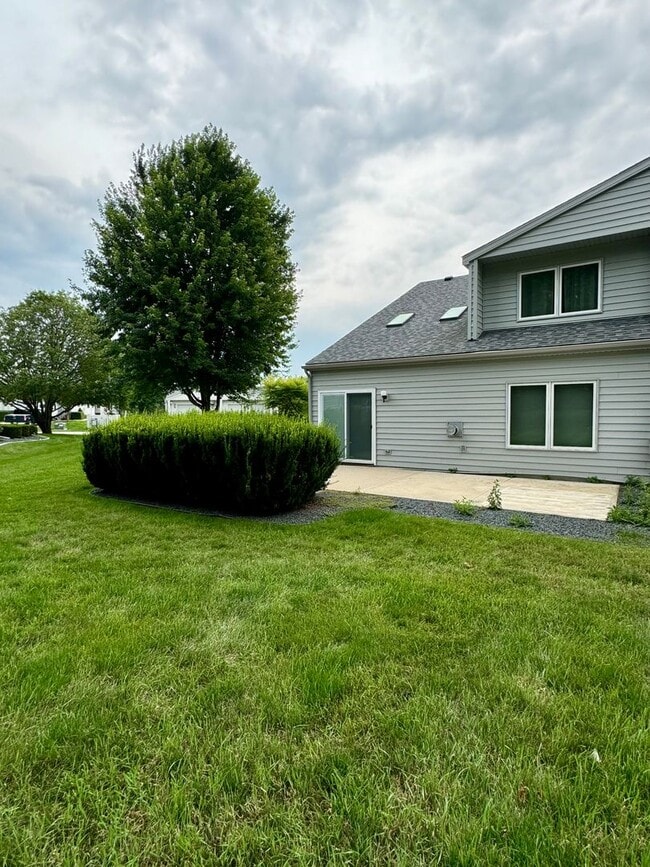 Building Photo - 4851 Tee Ct SW