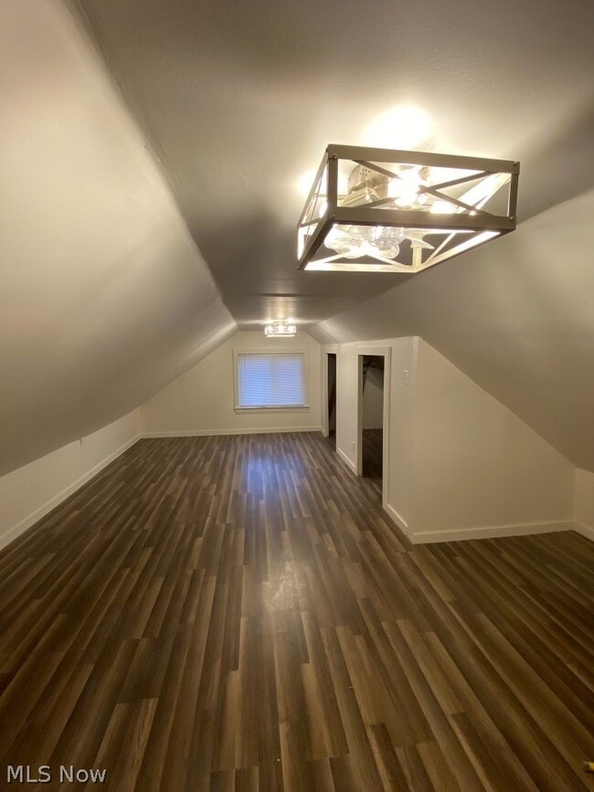 Building Photo - 14210 Kingsford Ave