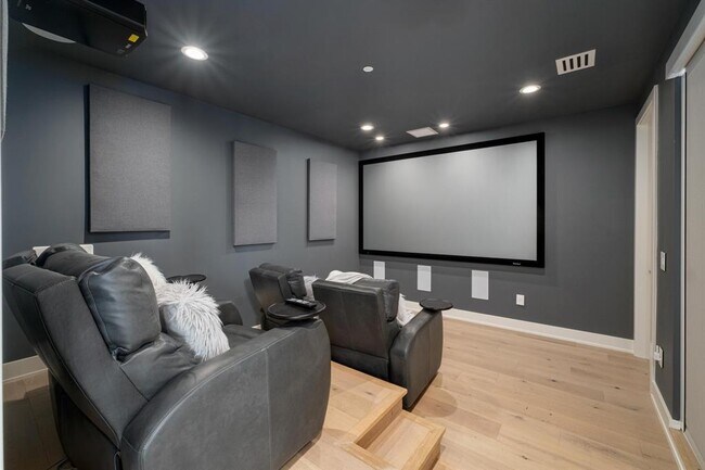 Building Photo - 4811 Timberline Dr