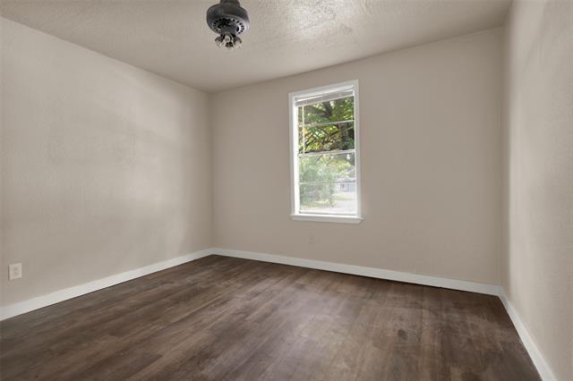 Building Photo - 1477 W Austin St