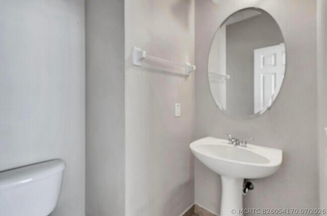 Building Photo - 133 Harbors Way