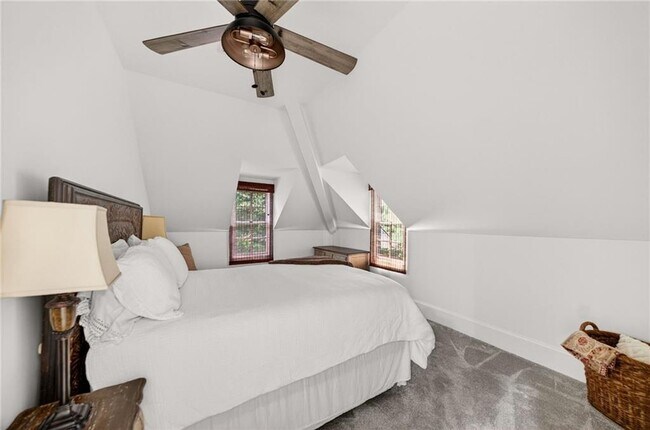 Building Photo - 3669 Cochise Dr SE