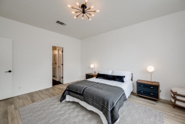 Master bedroom - 4709 Lake George Ln