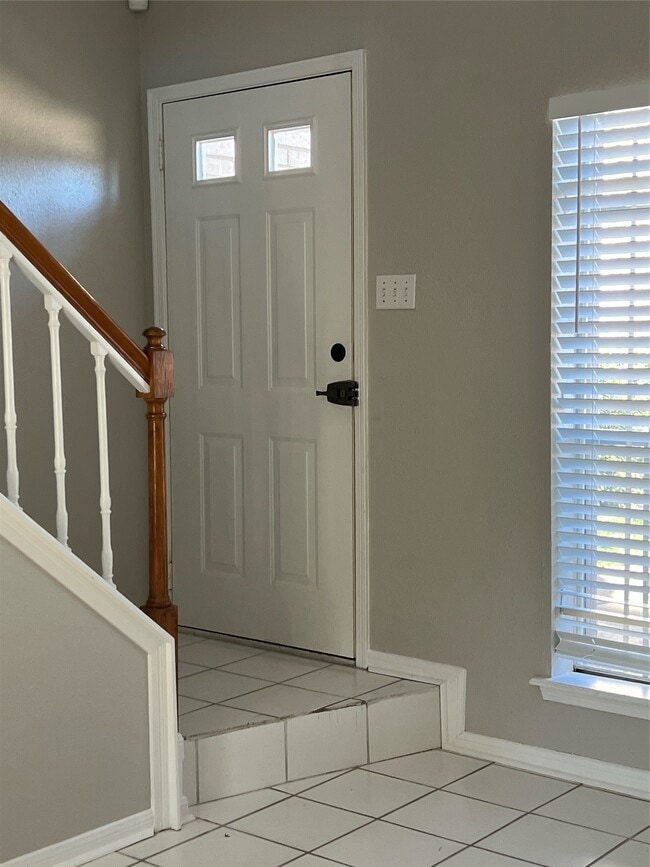 Building Photo - 7575 Cambridge St