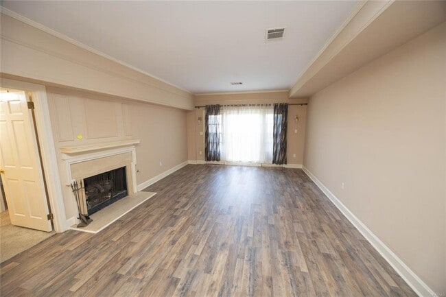 Building Photo - 2043 Hazel Hedge Ln