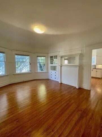 Building Photo - 535 30th St