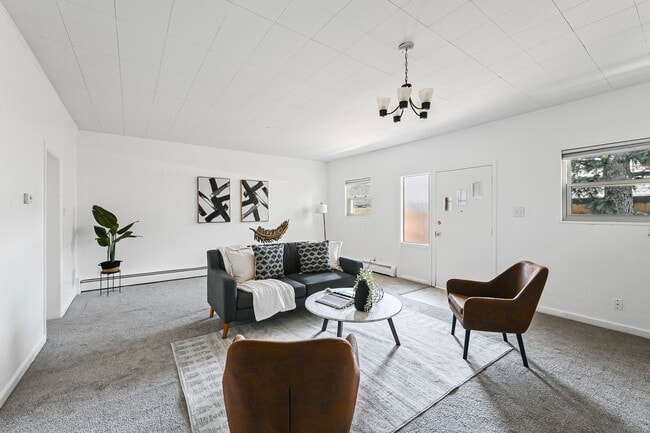 Building Photo - 1804 Simms St