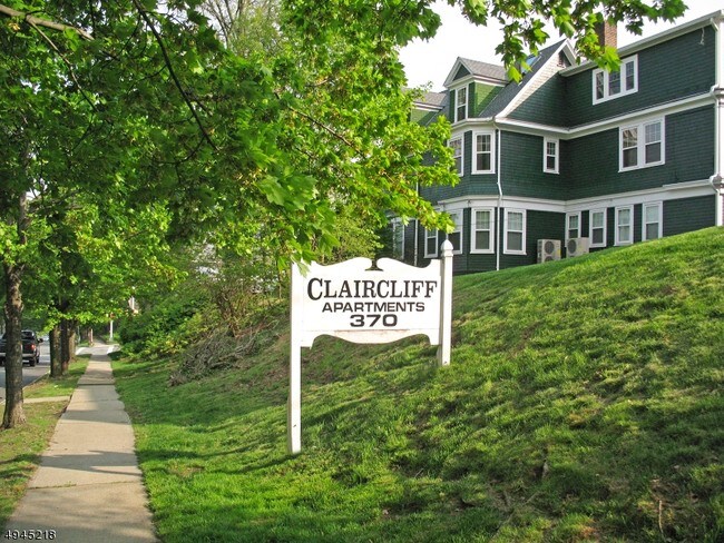 Building Photo - 378 Claremont Ave