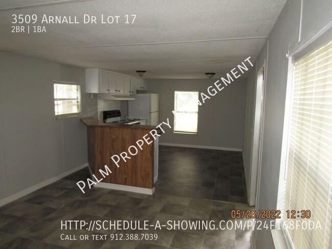 Building Photo - 2 bedroom, 1 bathroom single home in the O...