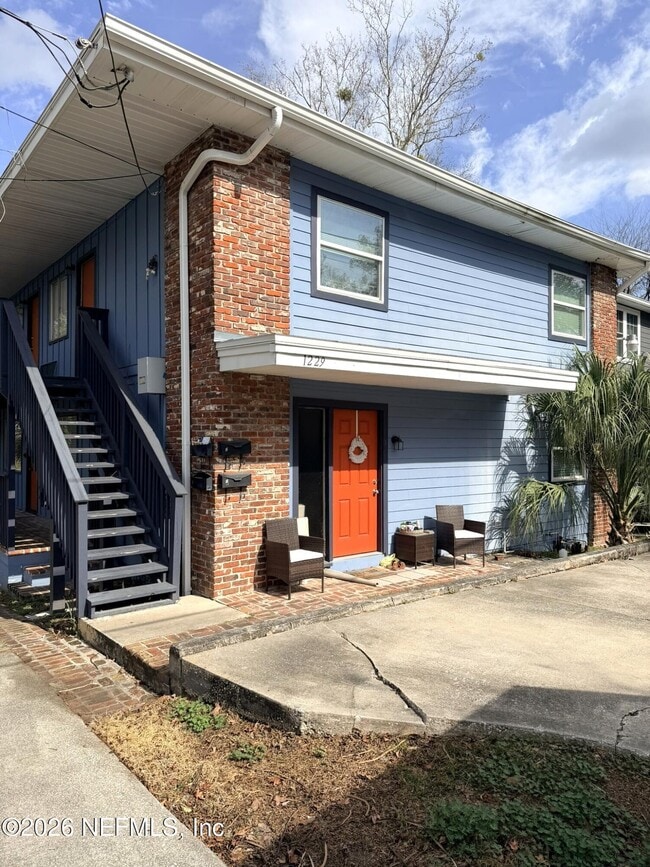Building Photo - 1229 Willow Branch Ave