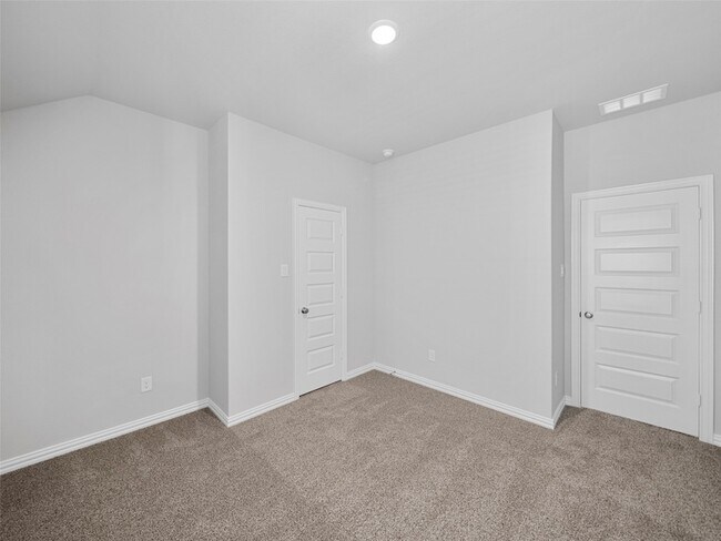 Building Photo - 3049 Elmwood St